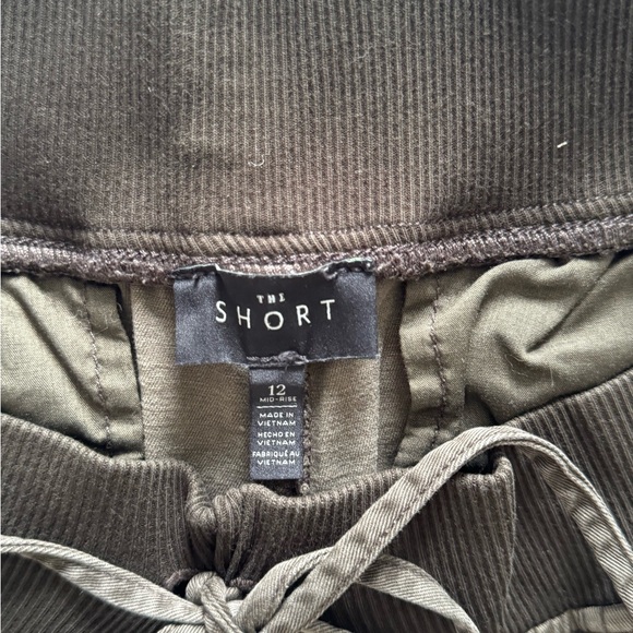 White House Black Market Green shorts size 12 - Picture 7 of 11